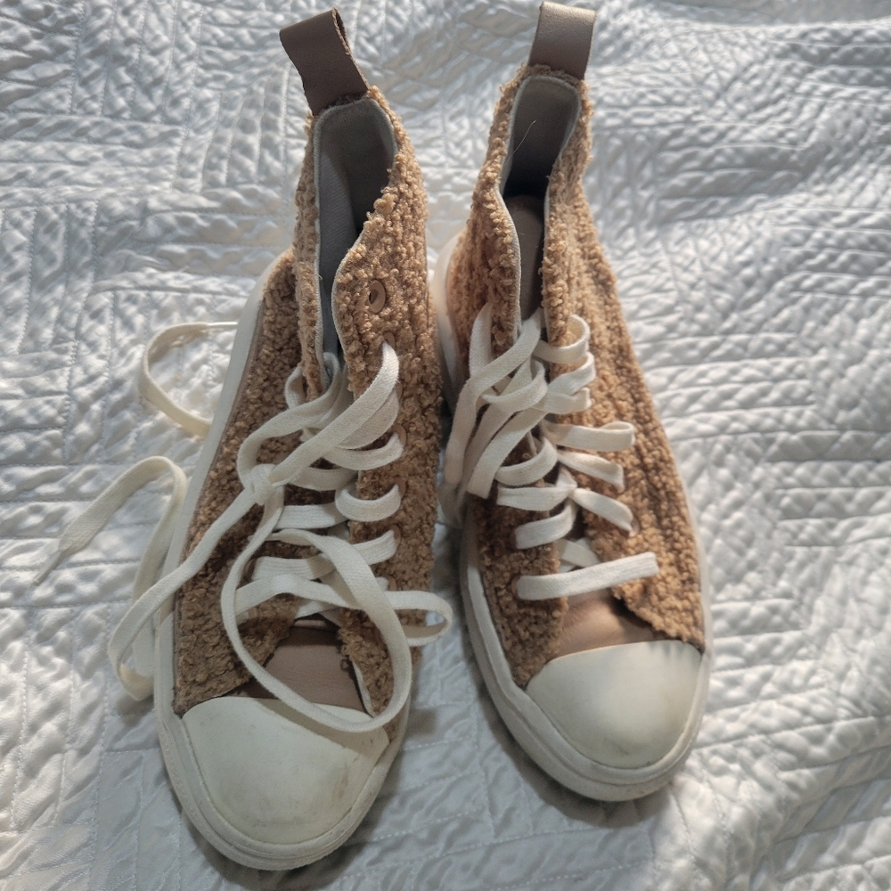 CONVERSE Chuck Taylor All Star Teddy Sherpa Platform High Tops Size 8.5 - Picture 3 of 6